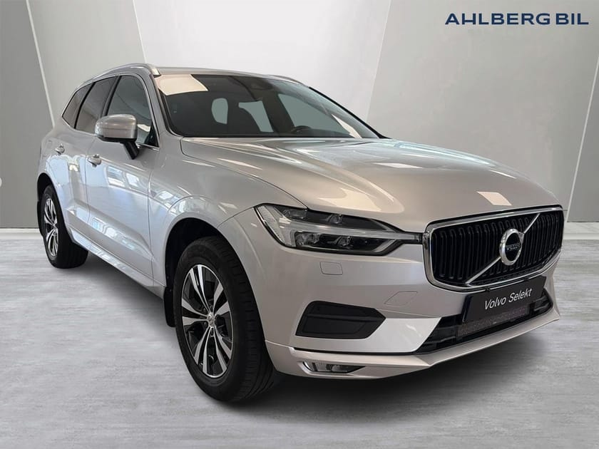 Bild 1 av Volvo XC60 B4 AWD Diesel Momentum Advanced Edt, Halvautomatisk Dragkrok, Förarstöd, Navi, Parkeringskamera bak, BLIS