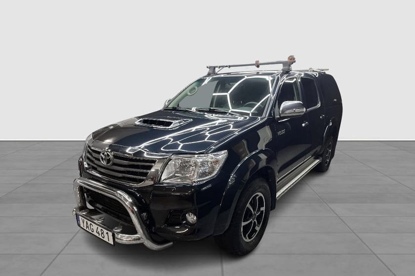 Bild 1 av Toyota Hilux Dubbelhytt D-CAB 3.0 AUT D-4D 4WD SR+ KÅPA V-HJUL