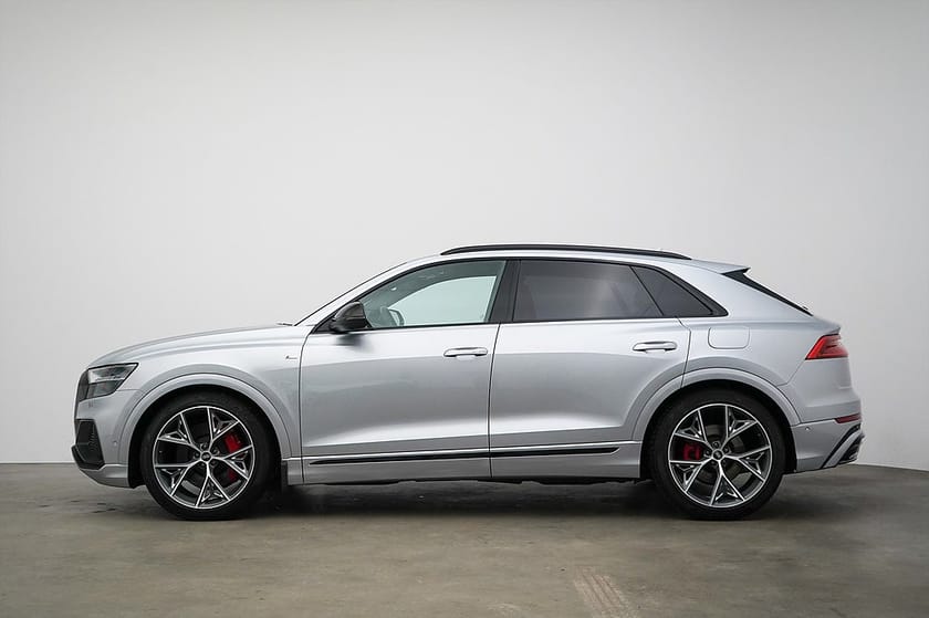 Bild 3 av Audi Q8 60 TFSI e quattro TFSI-e / 462hk / 360 / Night / Se Spec