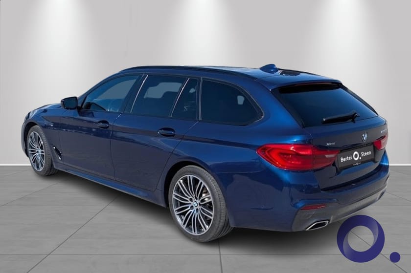 Bilde 3 av BMW 520d xDrive Touring M-sport / Panoramatak/Head Up/ Mye utstyr!