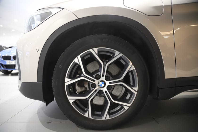 Bild 5 av BMW X1 xDrive25e xDrive 25e / Sportstolar / HUD / Backkamera