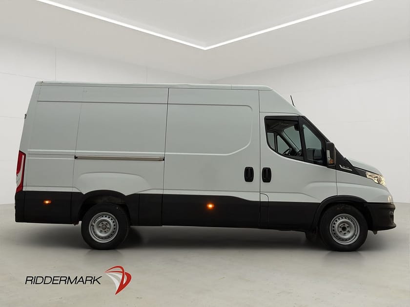Bild 2 av Iveco Daily 35-140 Van L3H2 2.3JTD Värmare 3-Sits Farthållare Moms