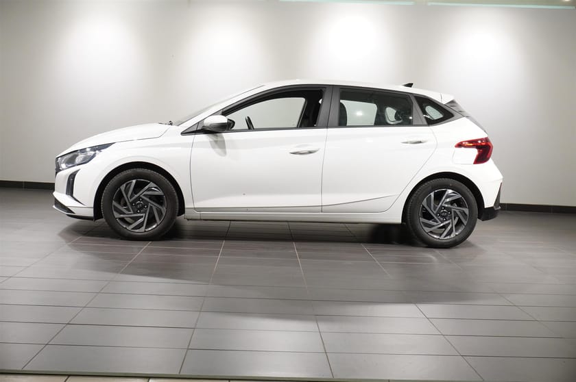 Bild 2 av Hyundai i20 1.0 T-GDi MHEV DCT Essential Kamera