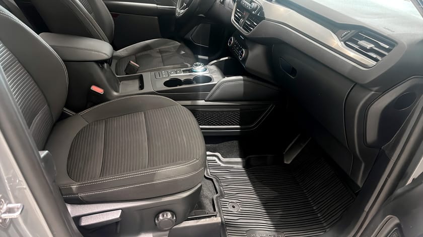 Bild 3 av Ford Kuga Plug-In Hybrid 2.5 P-HEV TITANIUM AUTOMAT