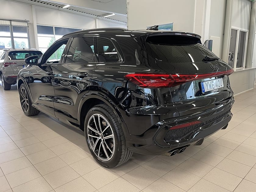 Bild 3 av Audi Q5 2.0TDI 204HK Quattro S-line / Drag / Värmare / 360