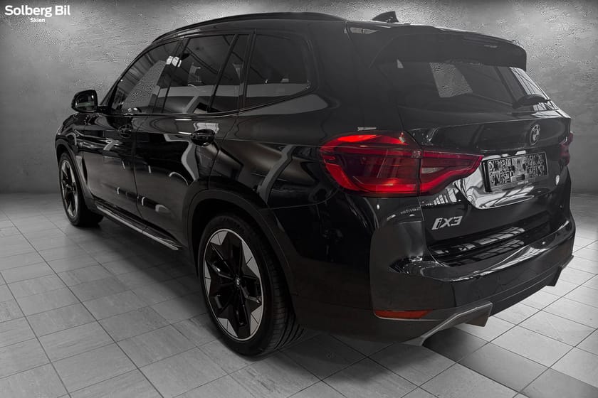Bilde 5 av BMW iX3 Fully Charged HK/360°/Glasstak/El-bakluke