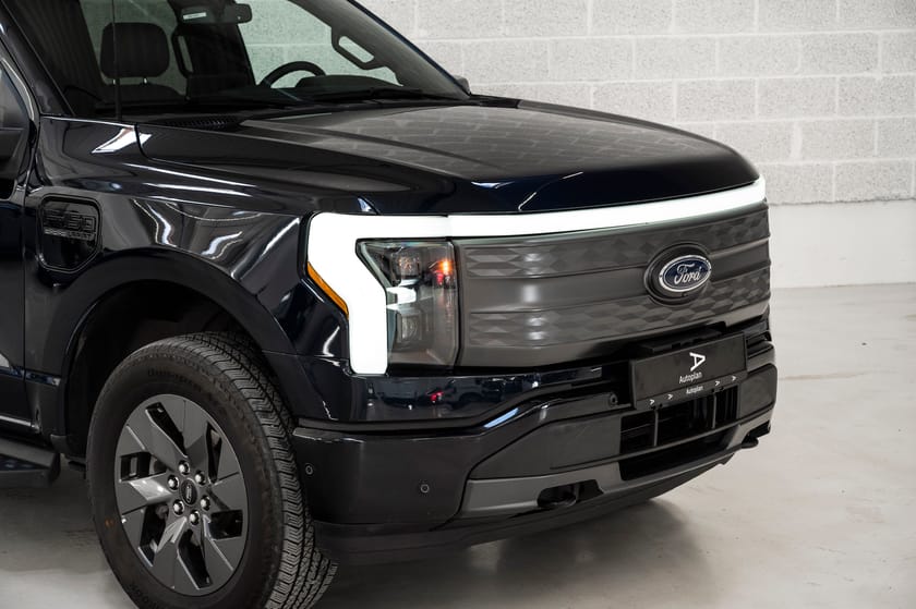Bilde 3 av Ford F-150 Lightning Standard Range 98 kWh Lariat Launch Edition | Hardtop/Skuffeinnredning