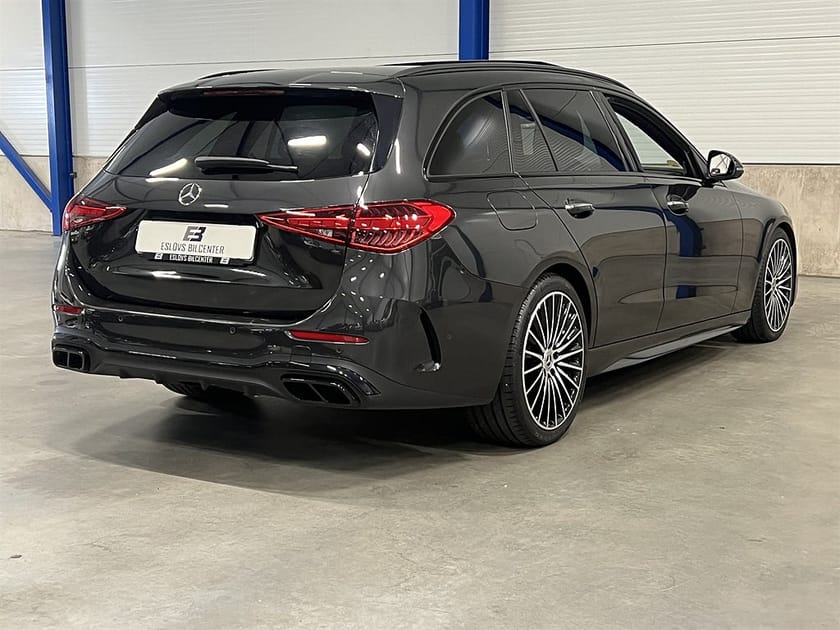 Bild 3 av Mercedes-Benz C 300 T d 265 HK / AMG / Panorama / Burmester / HUD /