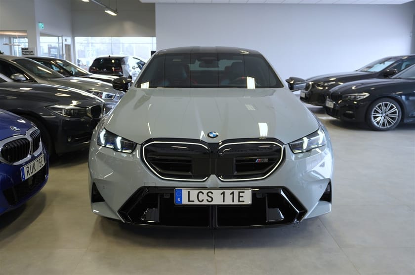Bild 2 av BMW M5 Sedan B W Keramiska Ulitimate Package DAP
