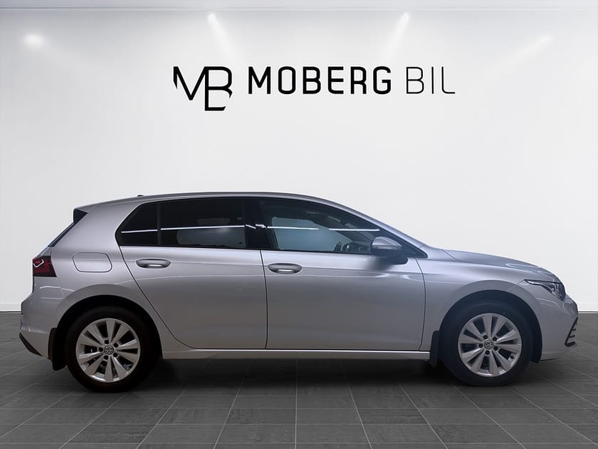 Bild 4 av Volkswagen Golf 1.5 TSI 150hk Base Navi Värmare CarPlay B-Kamera