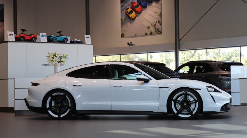 Bild 3 av Porsche Taycan 4S Helläder / Bose Surround / 21" Mission E
