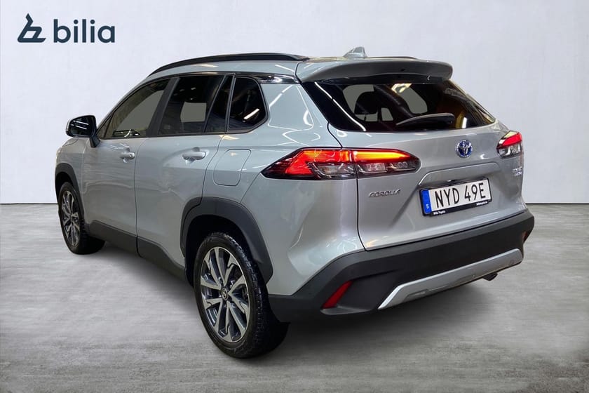Bild 2 av Toyota Corolla Cross Hybrid AWD-i 2,0 Elhybrid Executive Skinnklädsel Värmare