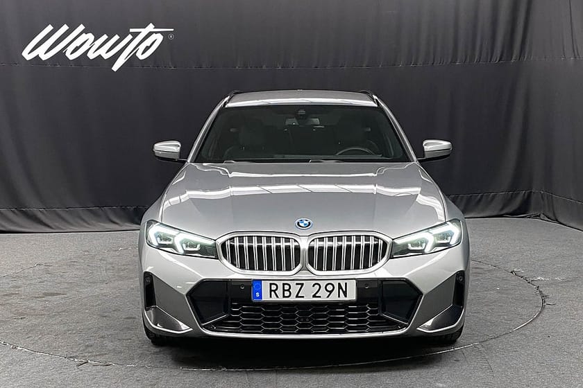 Bild 2 av BMW 330e xDrive Touring 330 292HK M-Sport /Drag /Navi /Moms