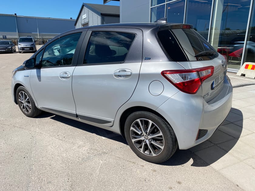 Bild 2 av Toyota Yaris Hybrid 1,5 Y20 BI-TONE