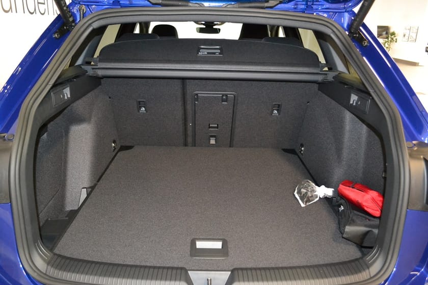 Bild 5 av WVWZZZCD3TW637076 R-LINE 2,0 TSI 204 HK DSG7 4MO