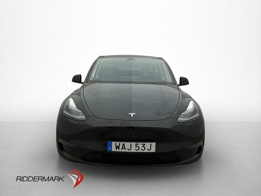 Bild 3 av Tesla Model Y Long Range AWD Autopilot MOMS Svensksåld