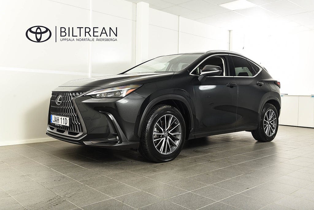 Lexus NX 309 л.с.