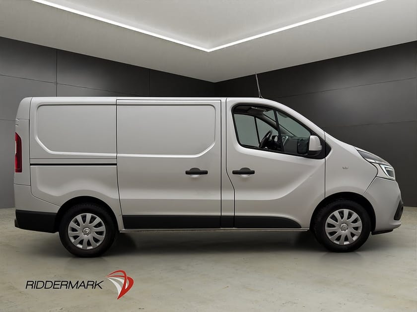 Bild 2 av Renault Trafic Skåpbil 2.0dCi 145hk Värmare Dragkrok B-Kamera Moms