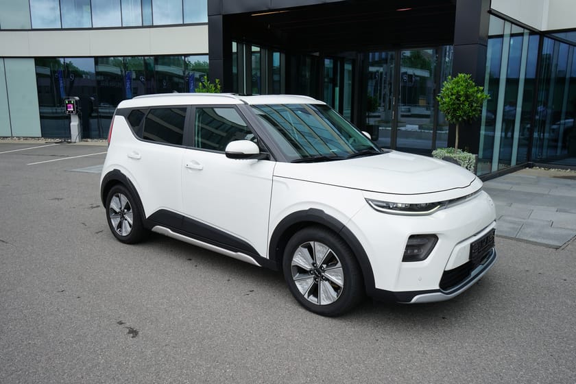 Bilde 2 av Kia e-Soul Exclusive 64 kw. / SUV-pakke / Soltak / Fullutstyrt