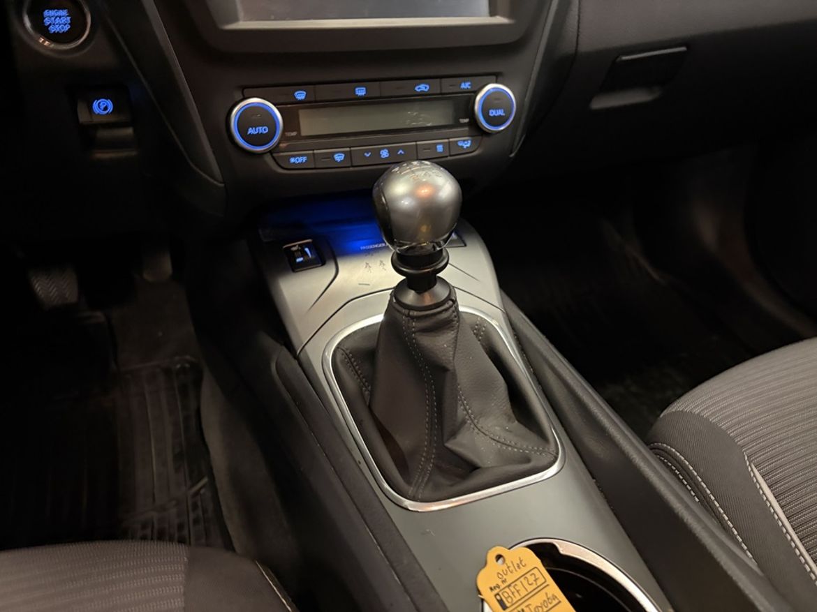 Toyota Toyota Avensis Kombi — bild 15