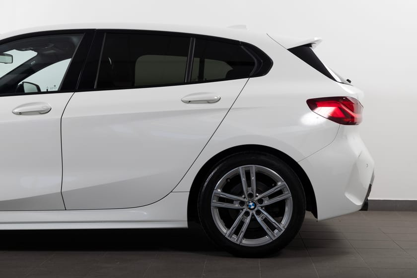 Bild 5 av BMW 118i Steptronic 136hk M-Sport Moms/HiFi/Shadowline/Rattvärme