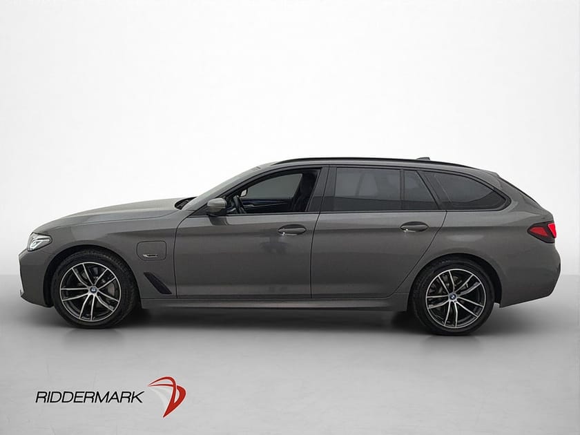 Bild 4 av BMW 530e xDrive Touring 292hk M Sport Kamera Cockpit Drag Adaptiv