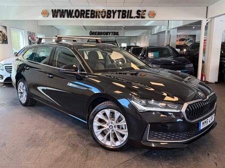 Škoda Superb iV Kombi Skoda Drag Gps Värmare Massage Carplay 25,7 kWh MOMS