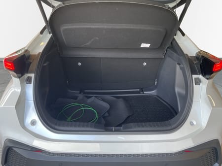 Toyota C-HR Hybrid 1,8 STYLE TEKNIKPAKET BI-TONE VINTERHJUL