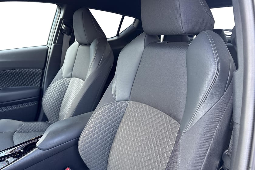 Bilde 5 av Toyota C-HR Hybrid Lounge Tech I Lav km I Meget velholdt!