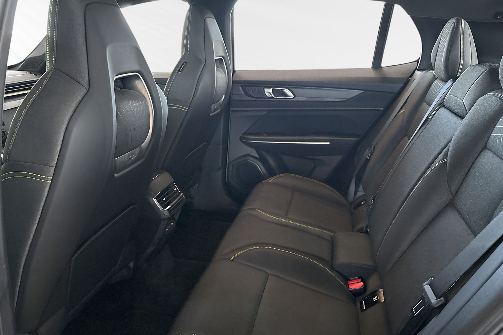 Lynk & Co 01 PHEV 2025, photo 7/10