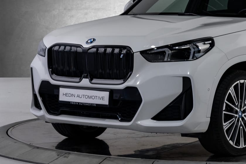 Bilde 2 av BMW iX1 xDrive30 Charged Plus