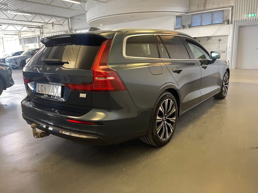 Bild 5 av Volvo V60 Recharge T6 II Core Edition/ Dragkrok/ Bakkamera/ BLIS/ 10.000 Tillbehör/