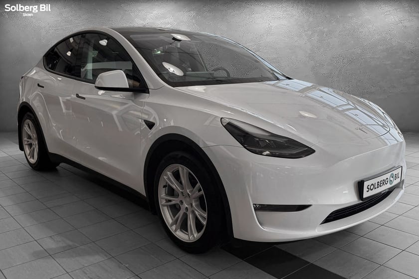Bilde 3 av Tesla Model Y Long Range AWD HENGER.F/ LR AWD/ PANO/ 2-SETT.HJUL
