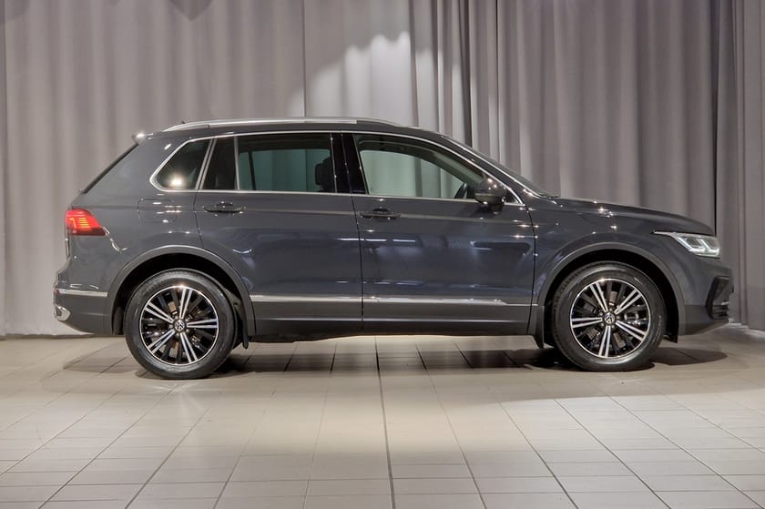 Bild 3 av Volkswagen Tiguan eHybrid Elegance | Drag | 360 vy | Matrix | 245 hk