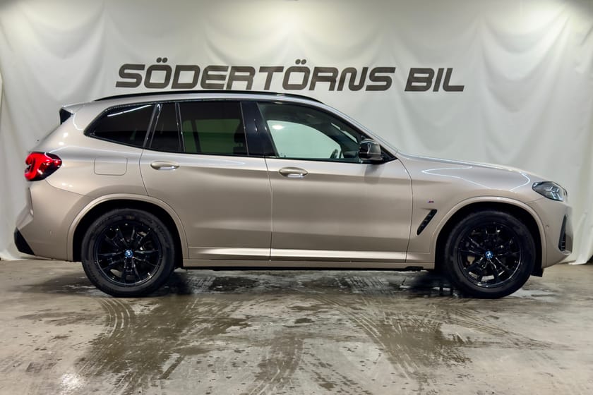 Bild 5 av BMW iX3 CHARGED M SPORT PANORAMA LÄDER MOMSBIL