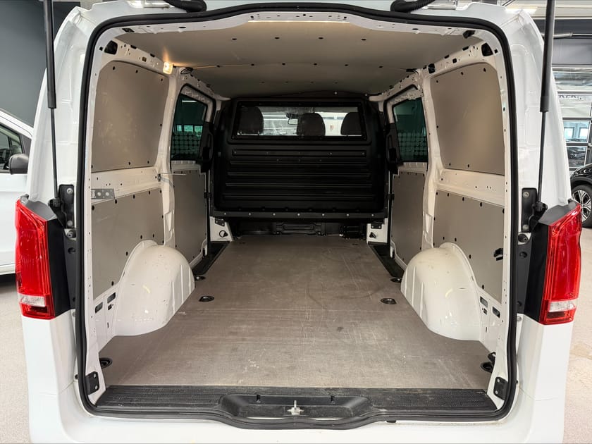 Bilde 5 av Mercedes-Benz Vito 119 CDI 4x4 3.0t V119 A2 4MATIC | DISTRONIC, HENGERFESTE, WEBASTO++