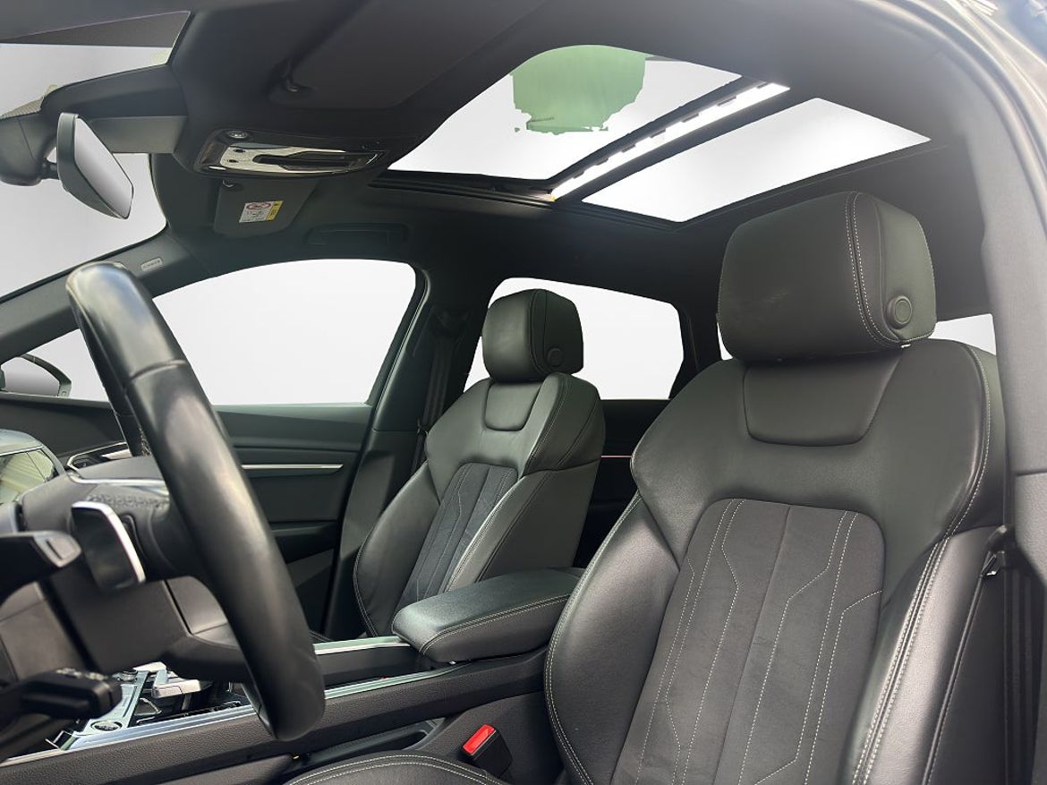 Audi Q8 55 e-tron quattro, bild 10 av 27