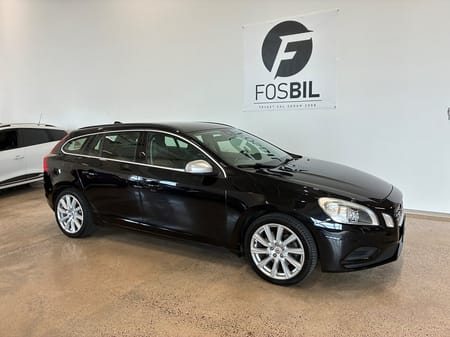 Volvo V60 D4 AWD Automat R-Design Värmare Drag Helskinn BT SoV