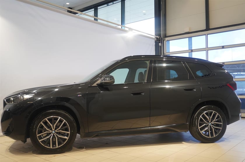 Bild 3 av BMW X1 sDrive18i Active Edition Rattvärme Driving Assistant Plus Shadow Line