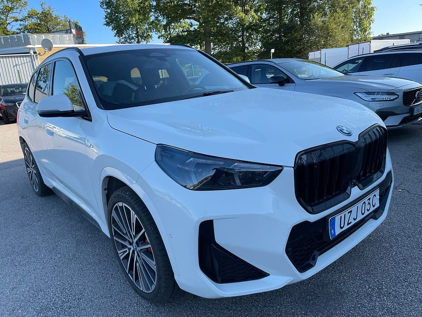 Bild 2 av BMW X1 xDrive30e 30E XDRIVE M-SPORT Plug in 326HK 4x4 Läder Panorama