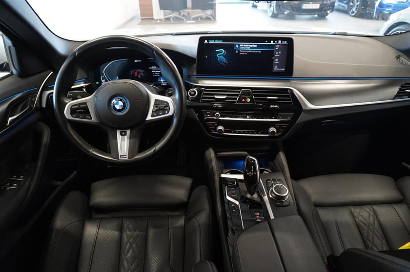 Bild 2 av BMW 530e xDrive Touring M-Sport Keyless Drag HiFi