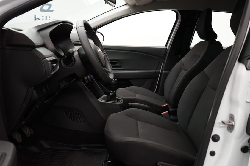 Bild 5 av Dacia Sandero TCe 90 essential – Parkeringsassistans
