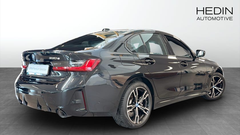 Bild 2 av BMW 330e xDrive Sedan M-Sport Drag Elstol H/K Adaptiv farthållare