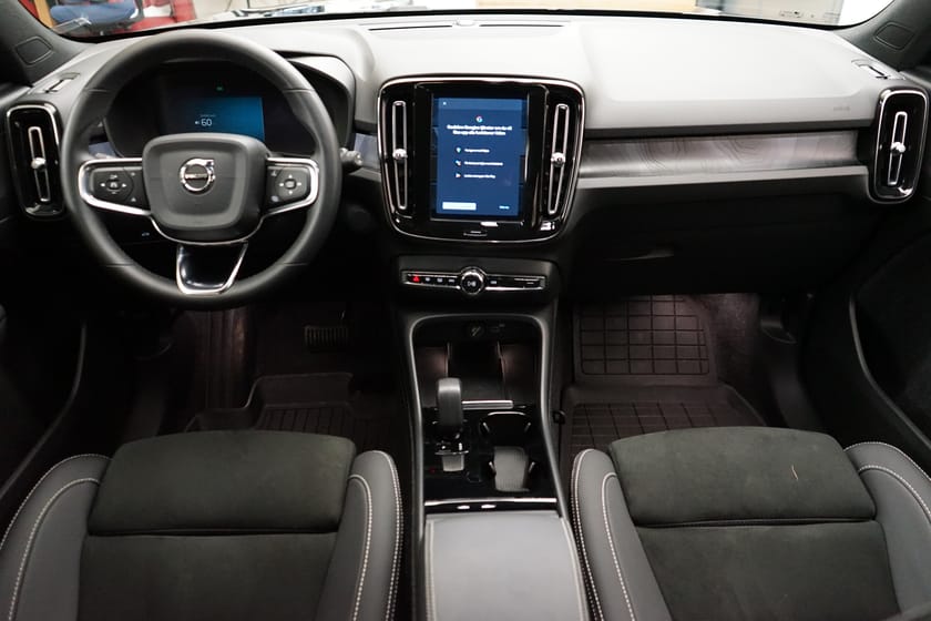 Bild 5 av Volvo XC40 Recharge Single Motor Core Edition, Baklucka elmanövrerad, Dragkrok
