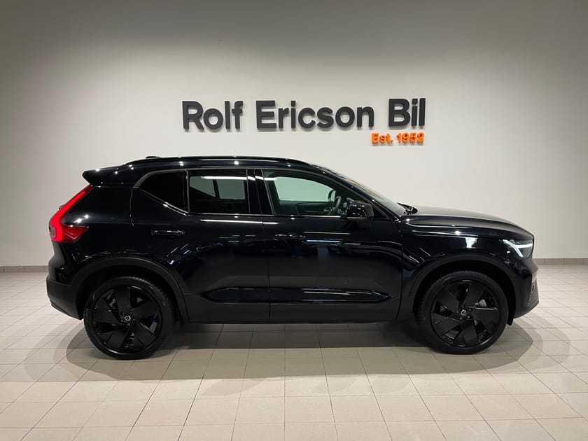 Bild 2 av Volvo EX40 Single Motor Extended Range M R Ultra Black Edt