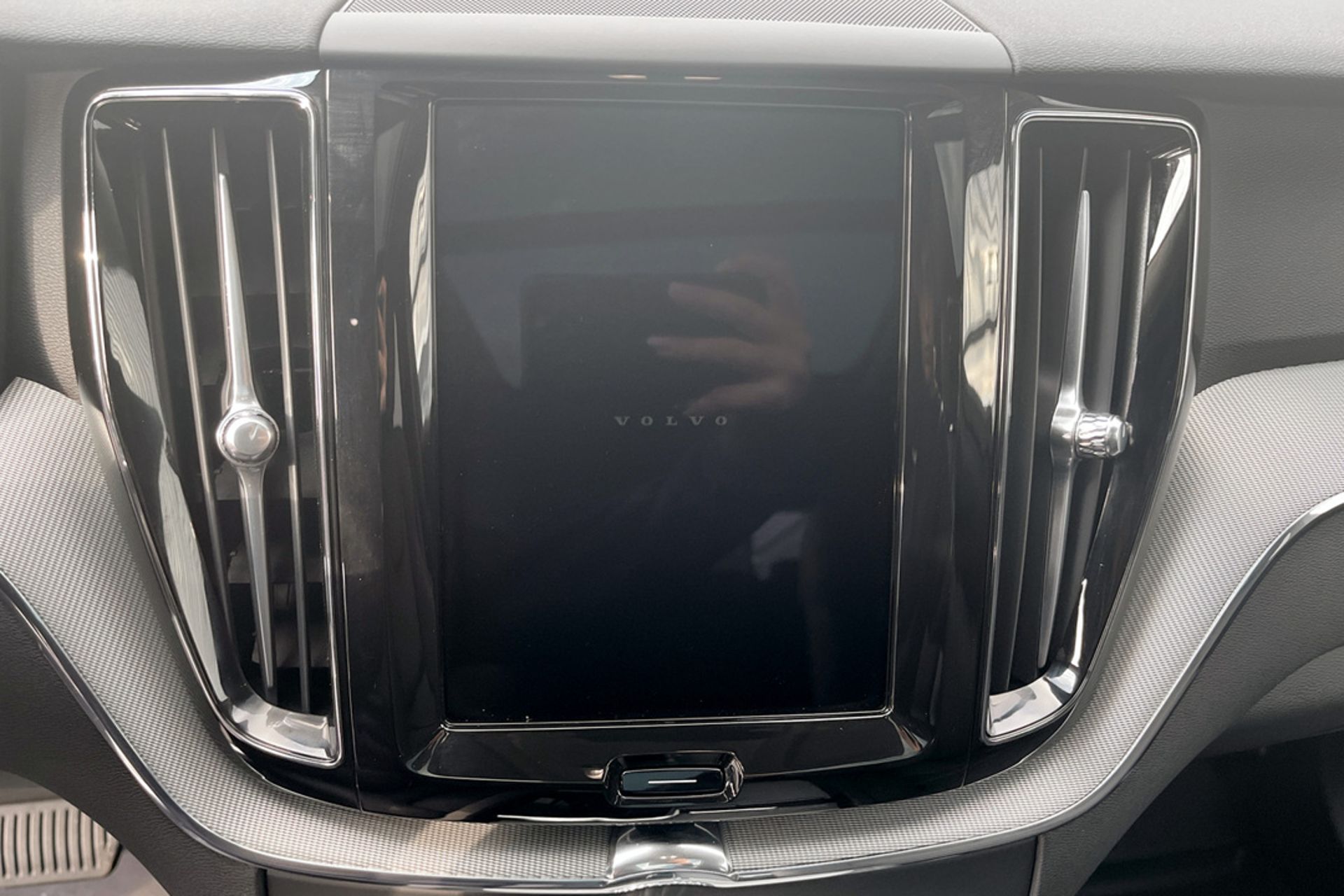 Volvo XC60 T6 Plug-In Hybrid AWD 2025, bild 6/9