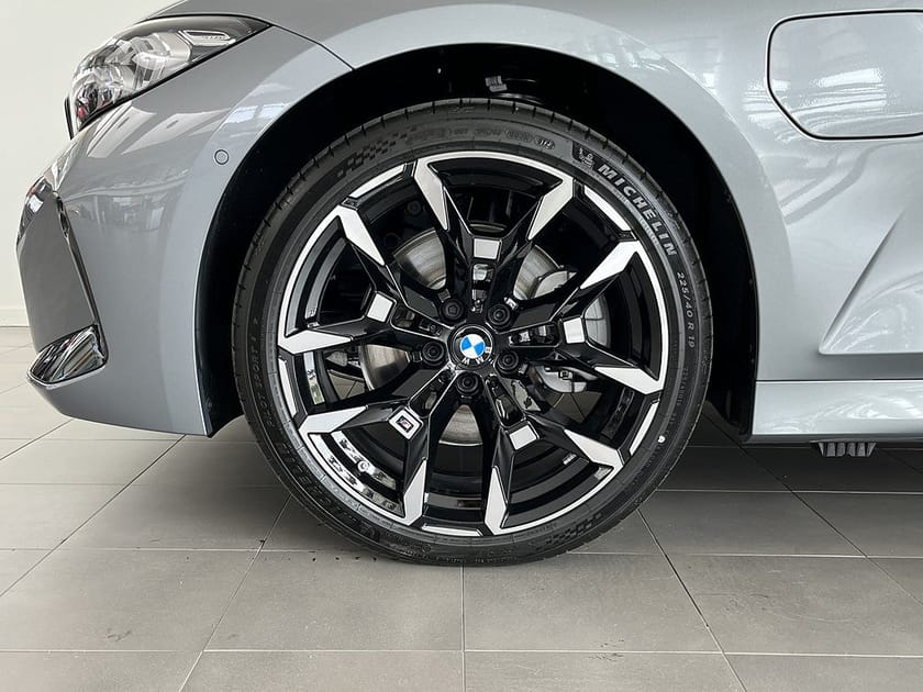 Bild 4 av BMW 330e xDrive Touring
