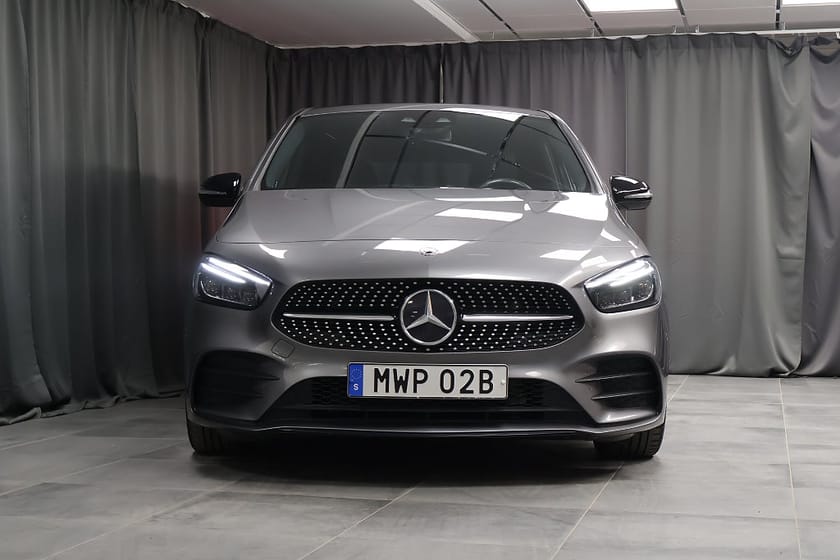 Bild 3 av Mercedes-Benz B 200 d AMG Premium Burmester Värmare Drag Night