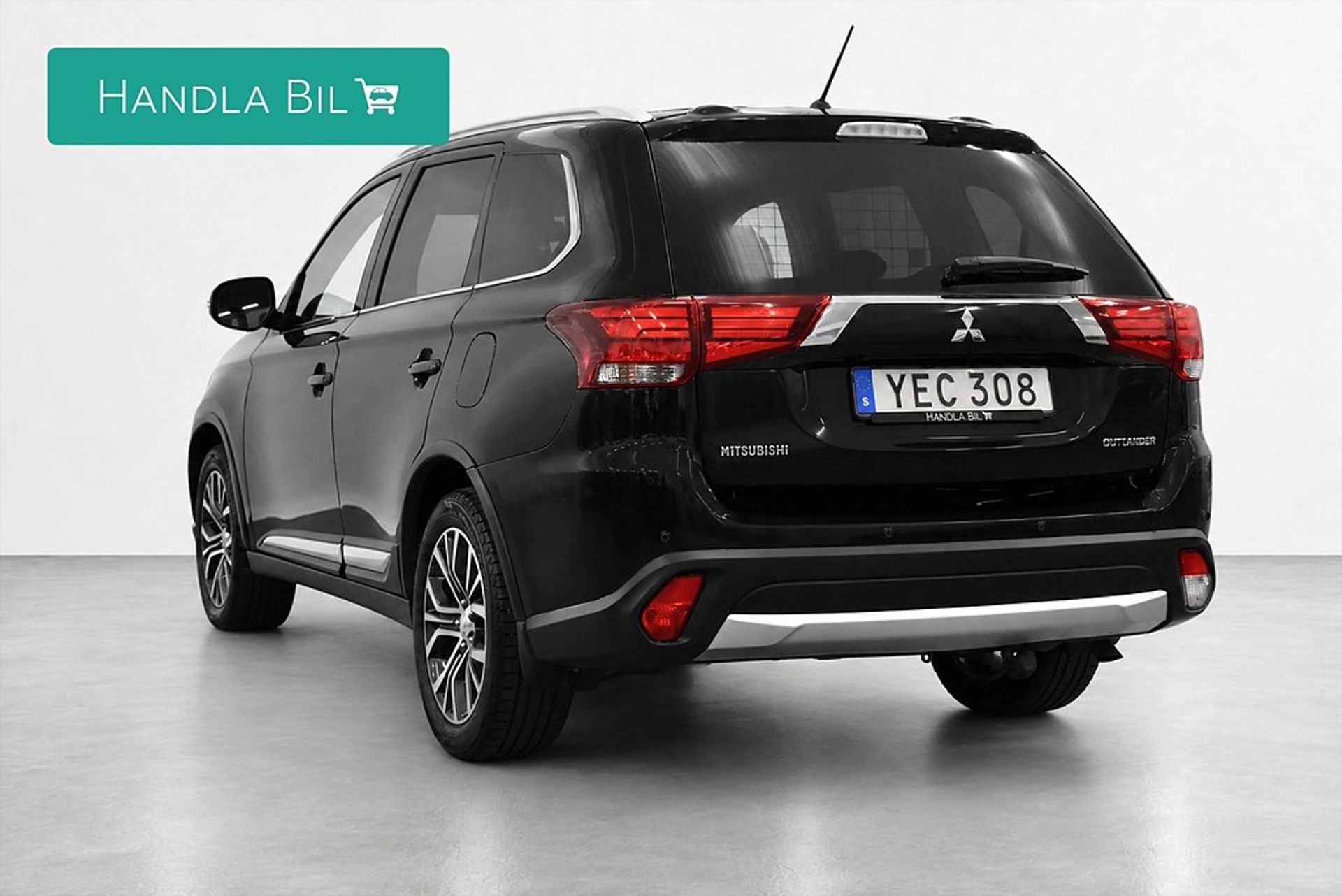 Mitsubishi Outlander 2.2 Di-D 4WD 2016, photo 7/10