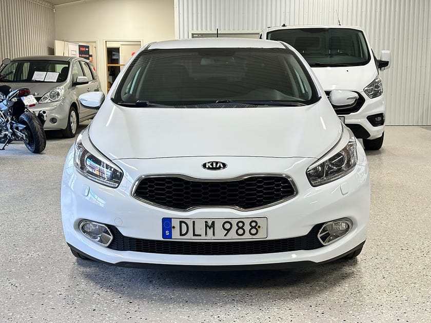Bild 3 av Kia cee'd 1.6 CRDi EX Comfort Euro 5 Välservad